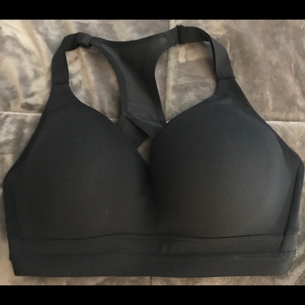 VICTORIAS SECRET INCREDIBLE SPORTS BRA 34DD